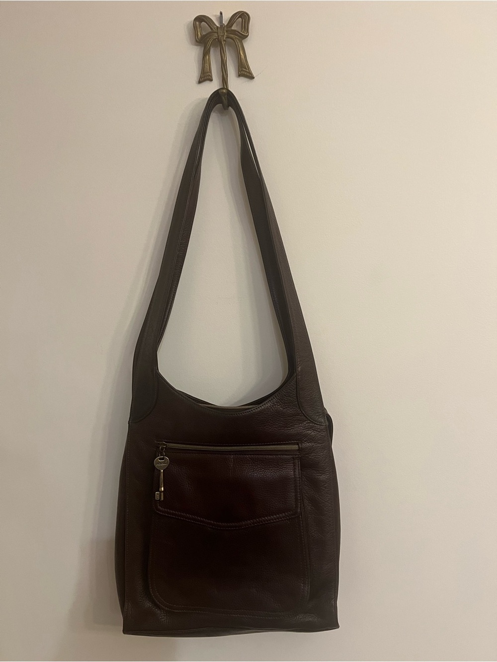 Vintage Fossil 75082 Dark Brown Genuine Leather Shoulder Bag Key Charm Zipper